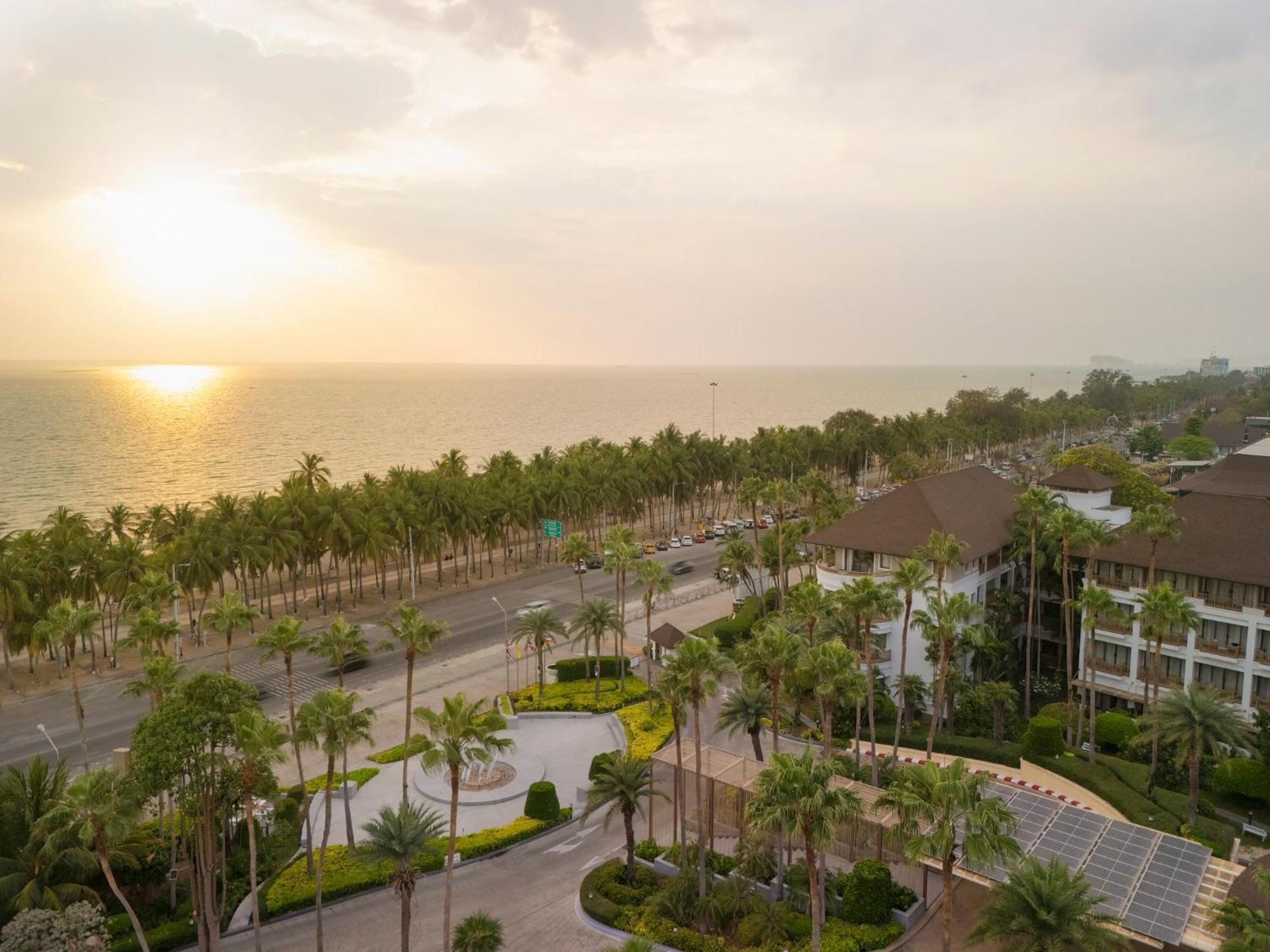 The Tide Resort Bangsaen Exterior foto
